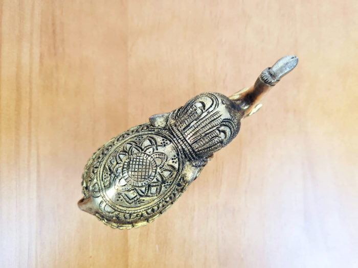 Elefante indiano esculpido em metal 14cm