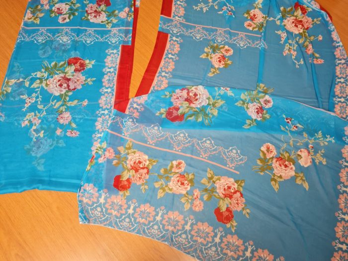 20211019_154443 Cortina de sari indiana estampa floral azul e vermelho