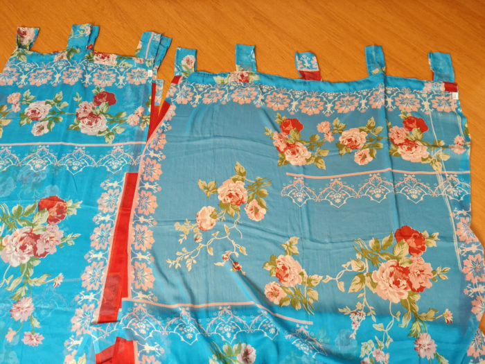 20211019_154526 Cortina de sari indiana estampa floral azul e vermelho
