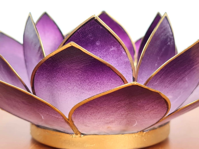 Castiçal de vela Flor de Lótus de madrepérolas roxo