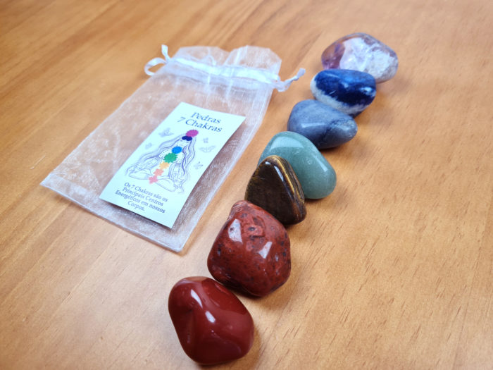 Kit com cristais dos 7 chakras para equilíbrio do corpo e mente