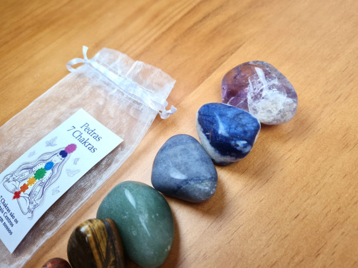 Kit com cristais dos 7 chakras para equilíbrio do corpo e mente
