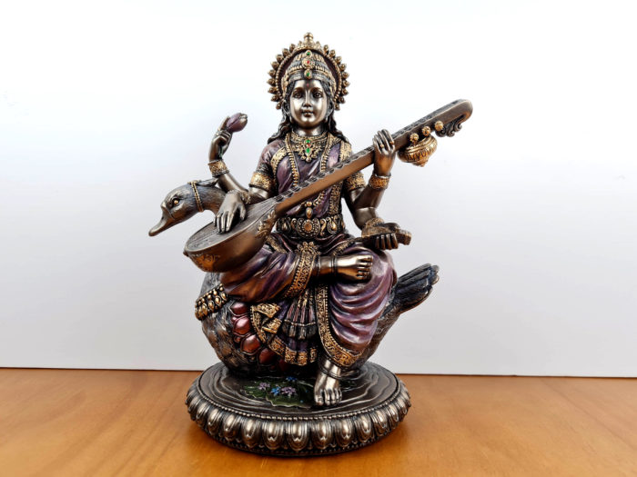 estátua de Saraswati 20cm, com seu cisne