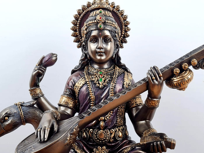 Estátua de Deusa Saraswati e o Cisne 20cm by Veronese Design