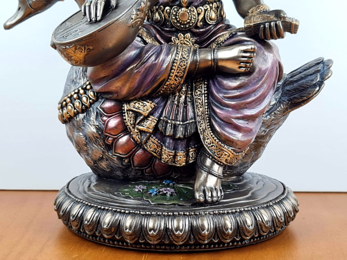Estátua de Deusa Saraswati e o Cisne 20cm by Veronese Design
