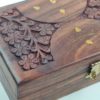 Caixa indiana de madeira com florais em bronze 20cm