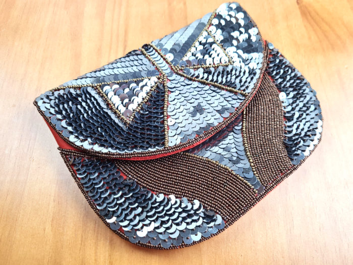 Bolsa indiana clutch com bordados luxuosos com paetês e miçangas