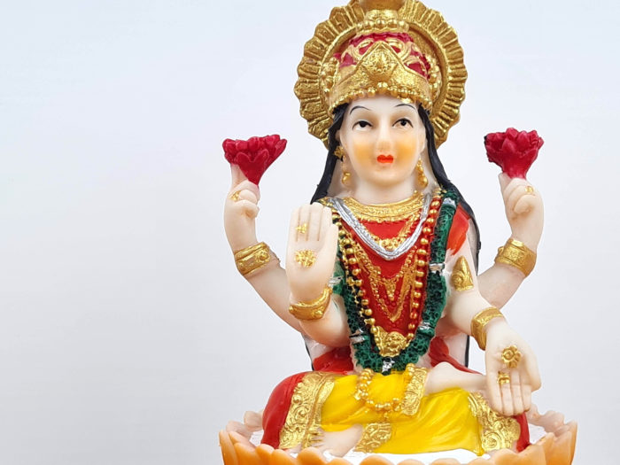 Lakshmi em estátua resinada colorida 11cm
