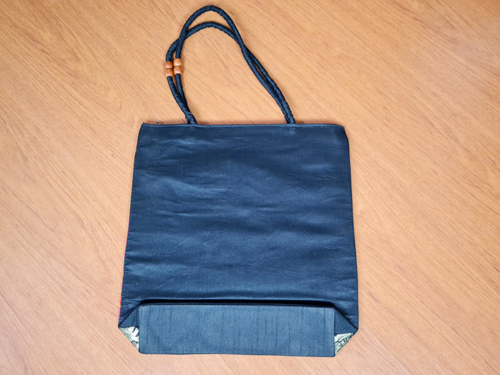 Bolsa indiana de tecido com estampa de elefantes preto e color neon