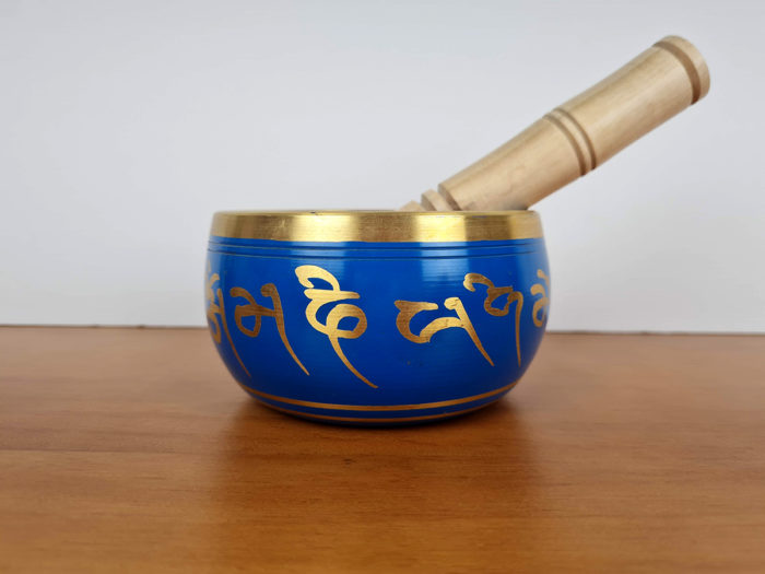 Tigela tibetana com 7 ligas de metal 10cm azul e dourada com almofada