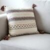 almofada-bali-algodao-bordada-com-tassel-bohochic Almofada Balinesa de algodão bordada rosa e color com tassel nas pontas 40cm