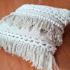 Almofada Balinesa de algodão cru Boho Chic com franjas 40cm