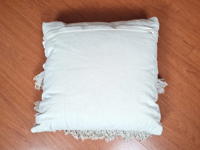 Almofada Balinesa de algodão cru Boho Chic com franjas 40cm