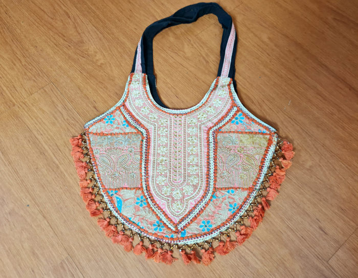 bolsa indiana bordada com franjas (tassel)