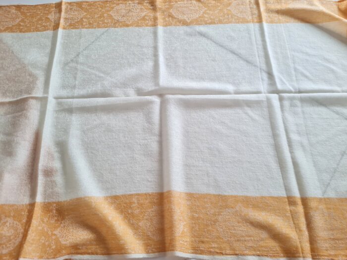 Pashimina indiana de cashmere estampa paisleys creme e mostarda