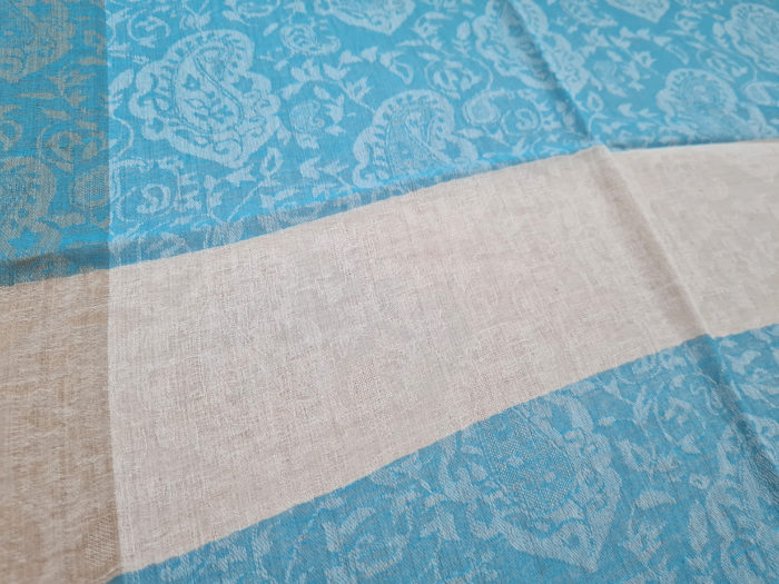 Pashimina indiana de cashmere estampa paisleys azul e creme