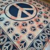 Colcha indiana ou painel decorativo com símbolo da Paz e Amor