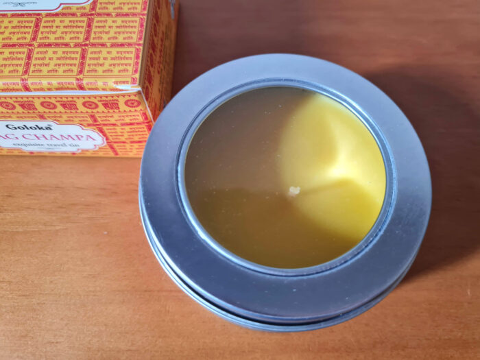 Vela Perfumada em lata Goloka Nag Champa