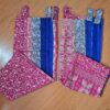 Cortina de sari indiana estampa floral e arabescos rosa e azul