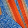 Cortina de sari indiana estampa floral e arabescos azul e laranja