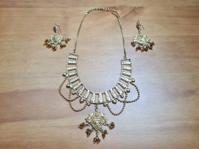 20220912_183410-scaled Conjunto de colar e brincos design indo-mughal dourado e pedras âmbar