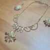 Conjunto de colar e brincos indianos para festas dourado e lilás