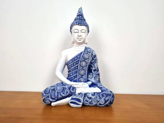 Buda tailandês azul e branco 24cm para decoração
