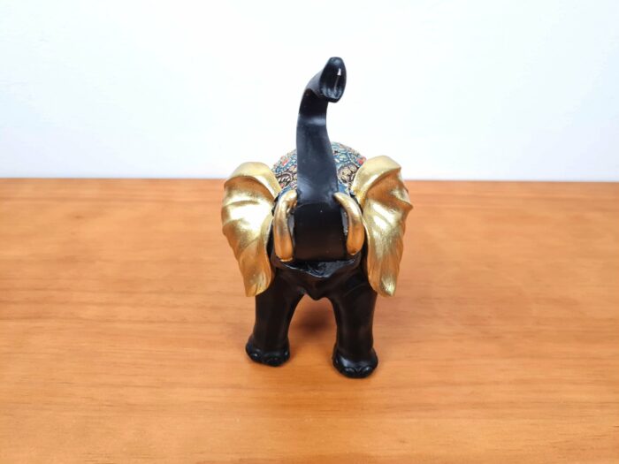 Elefante indiano de madeira com incrustações douradas 20 cm