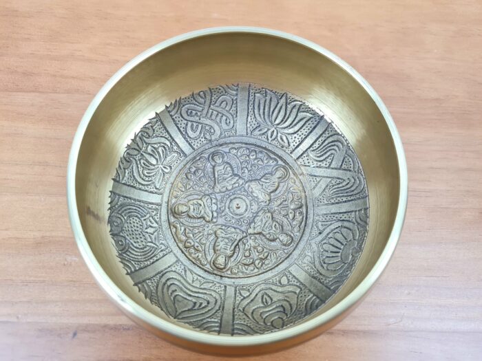 Tigela tibetana com 7 ligas de metal 14cm dourada de Buda
