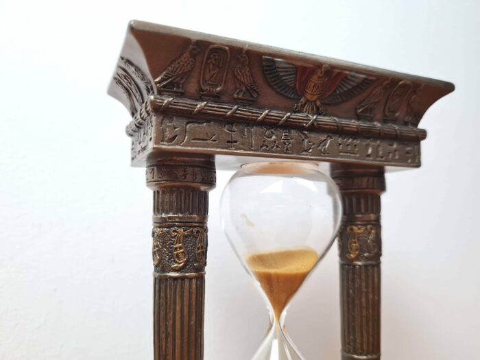 Ampulheta Portal Egípcio de resina e vidro 16cm by Veronese Design