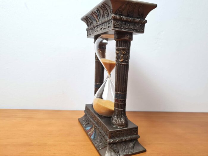Ampulheta Portal Egípcio de resina e vidro 16cm by Veronese Design