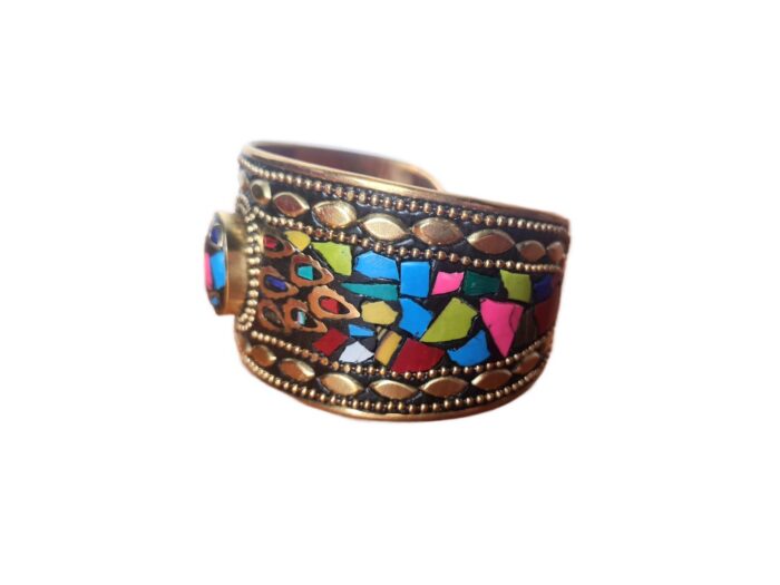Bracelete indiano dourado com pedrarias coloridas
