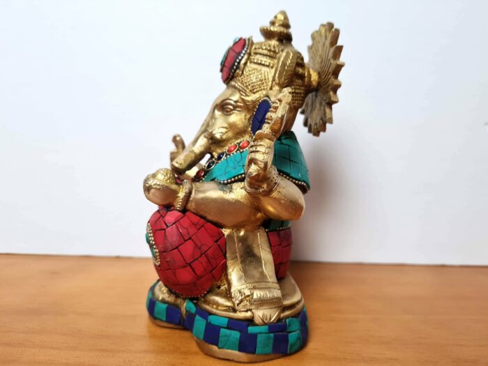 Estátua de Ganesha metal brass com pedras naturais embutidas 16 cm