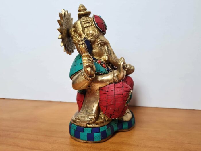 Estátua de Ganesha metal brass com pedras naturais embutidas 16 cm