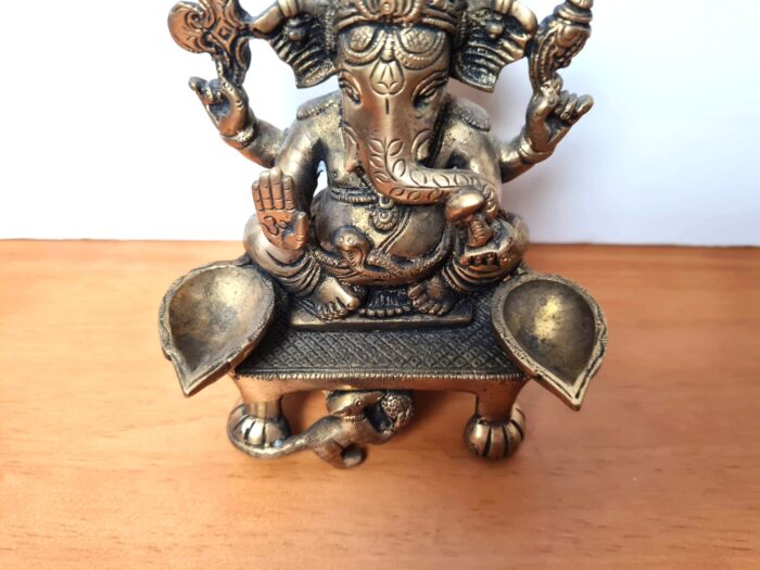 20230103_201528 Estátua e lamparina Ganesha de metal Brass feito na Índia 15cm