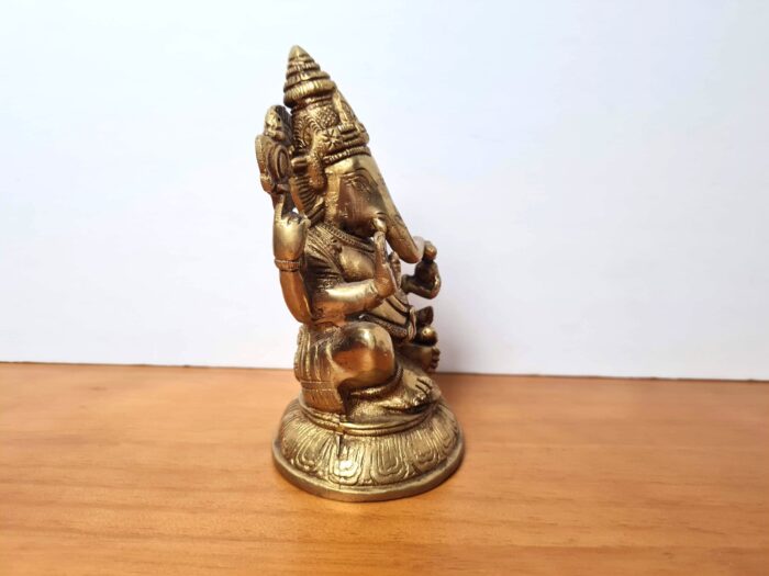 Estátua do Deus Ganesha em metal brass com 17cm