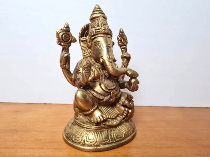 Estátua do Deus Ganesha em metal brass com 17cm