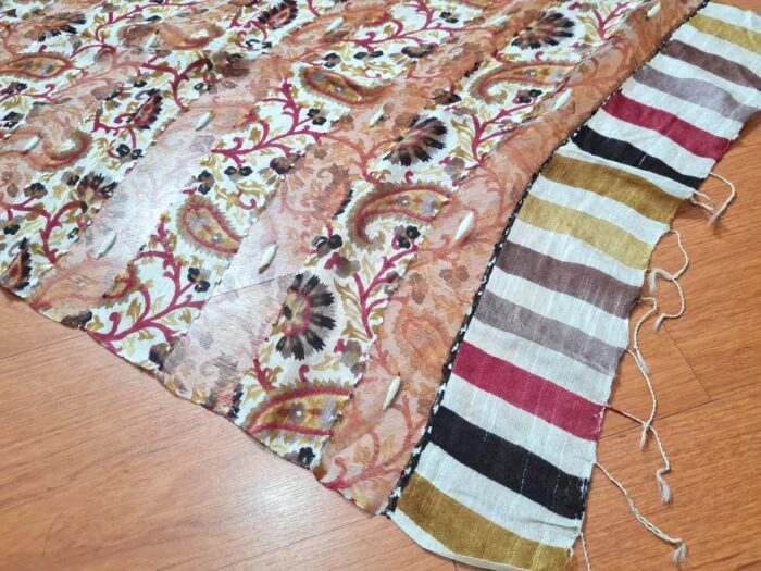 Lenço indiano estampado com transparência floral tons terrosos