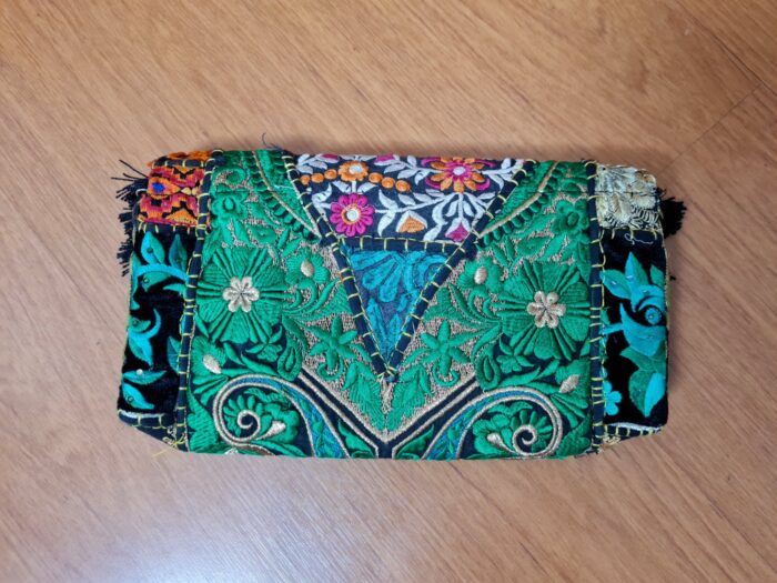 20230109_222510 Bolsa indiana Banjara 100% bordada a mão preta e color