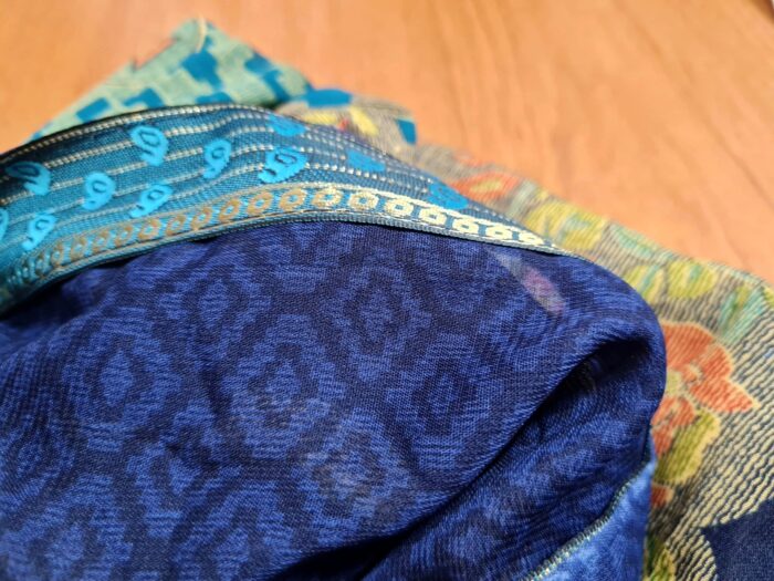 20230109_224002 Sari indiano viscose com estampa floral e geométrica verde e azul