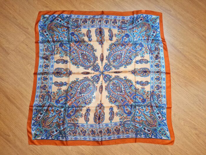 20230111_120146 lenço indiano "neck scarf" estampado laranja