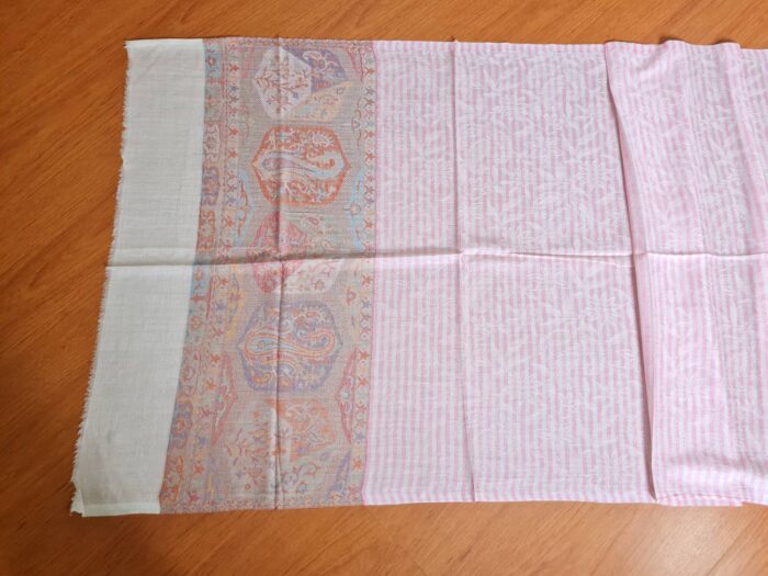 Pashimina indiana de cashmere estampa paisleys rosa listrado