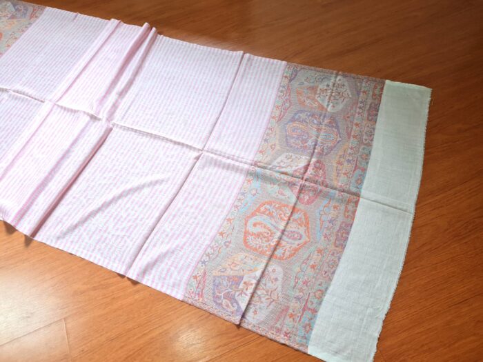 Pashimina indiana de cashmere estampa paisleys rosa listrado