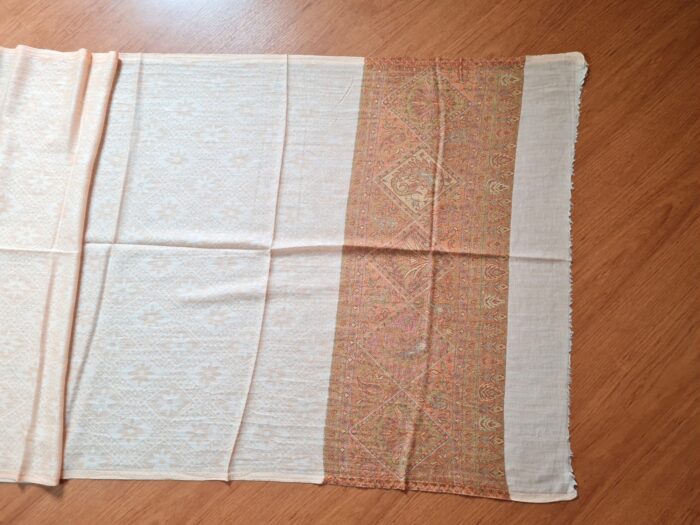 Pashimina indiana de cashmere estampa paisleys coral clarinho