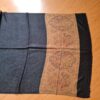 20230111_125425 Pashimina indiana de cashmere estampa paisleys preto e tons terrosos