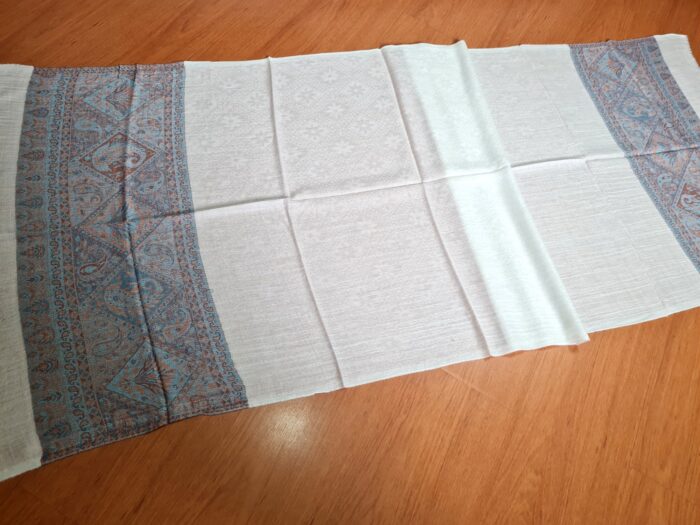 Pashimina indiana de cashmere estampa paisleys creme e tons frios