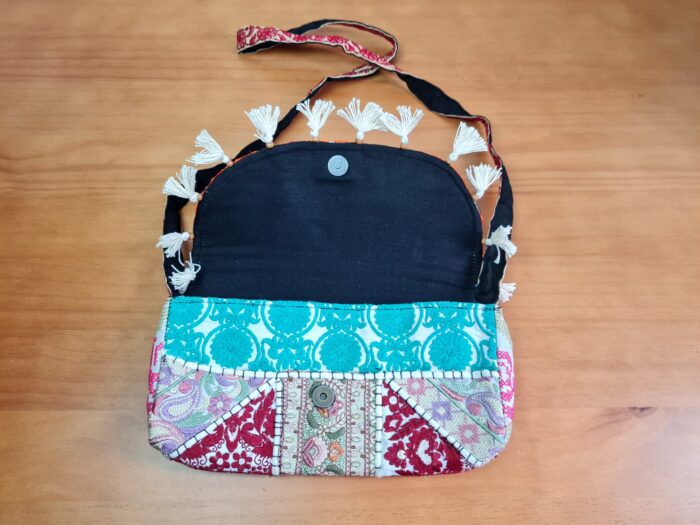 Bolsa indiana Banjara 100% bordada a mão creme e color
