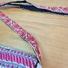 Bolsa indiana Banjara 100% bordada a mão creme e color