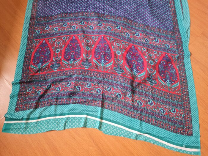 Sari indiano viscose com estampa arabescos e floral azul e turquesa