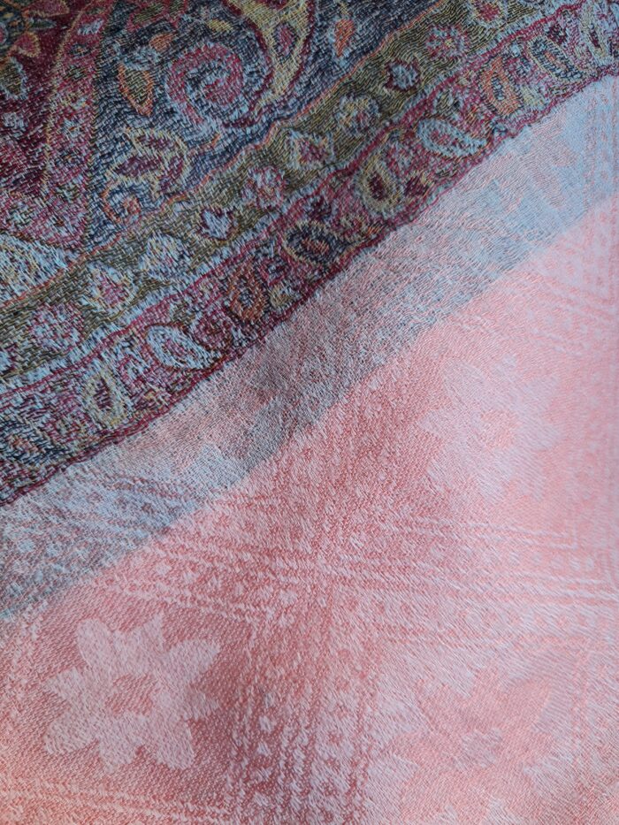 20260729_112646 Pashimina indiana de cashmere estampa paisleys rosa coral